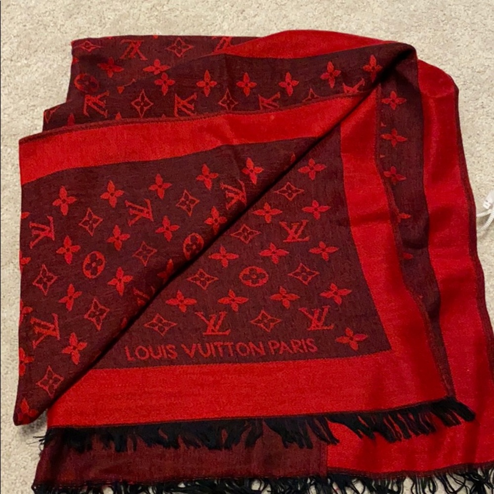 Louis vuttion scarf